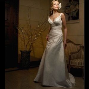Ivory bridal gown